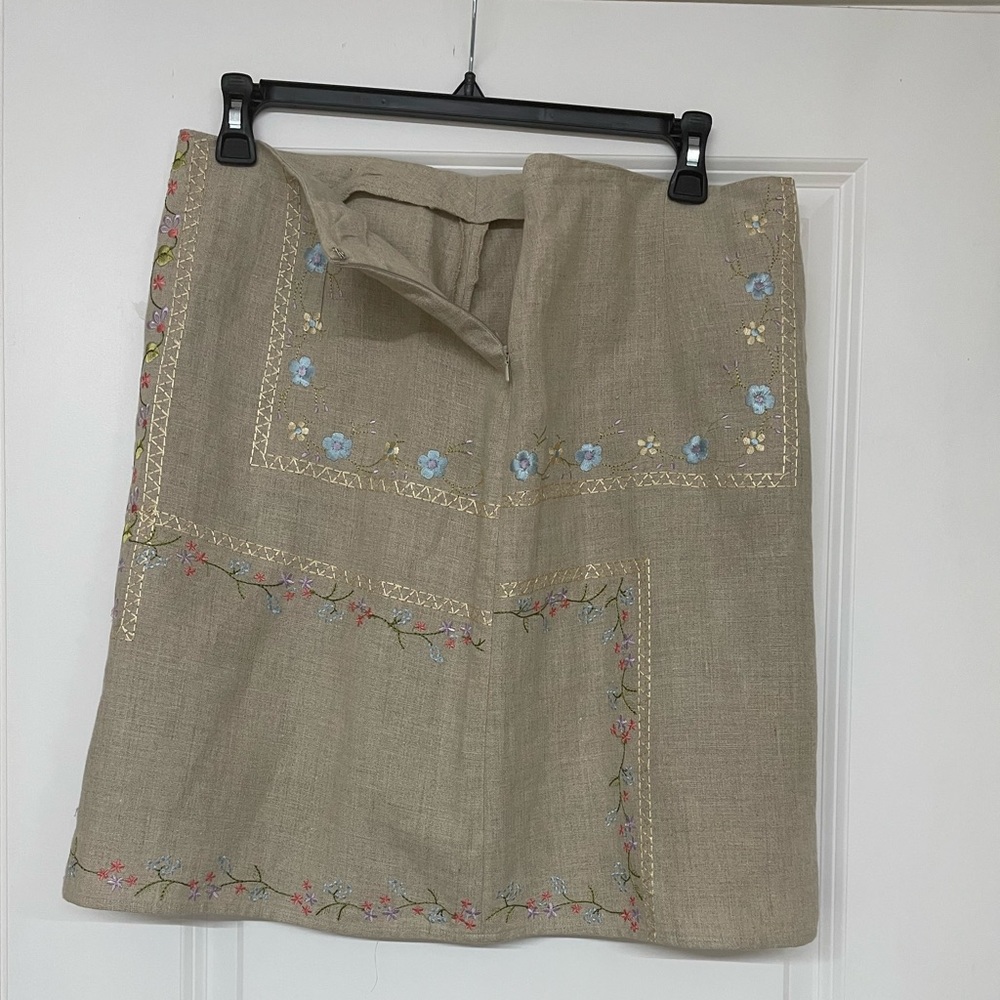 100% Linen Tan with Embroidery pattern skirt! Deane & White! Size 14 Side zipper - Picture 2 of 4
